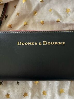 Dooney & Bourke Black Leather Wallet in Black